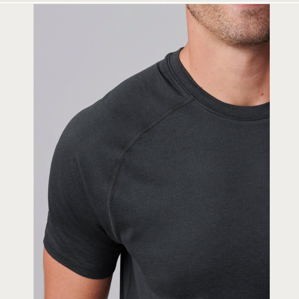 RHONE Atmosphere Tee, Black, Workout Shirt, Curved hem